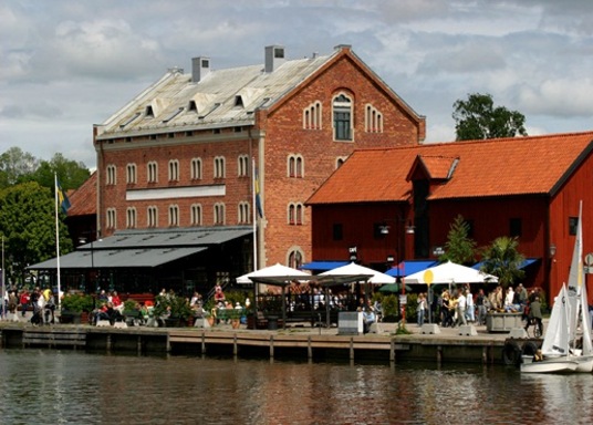 Fågelbo-Väster-Öster, Sweden