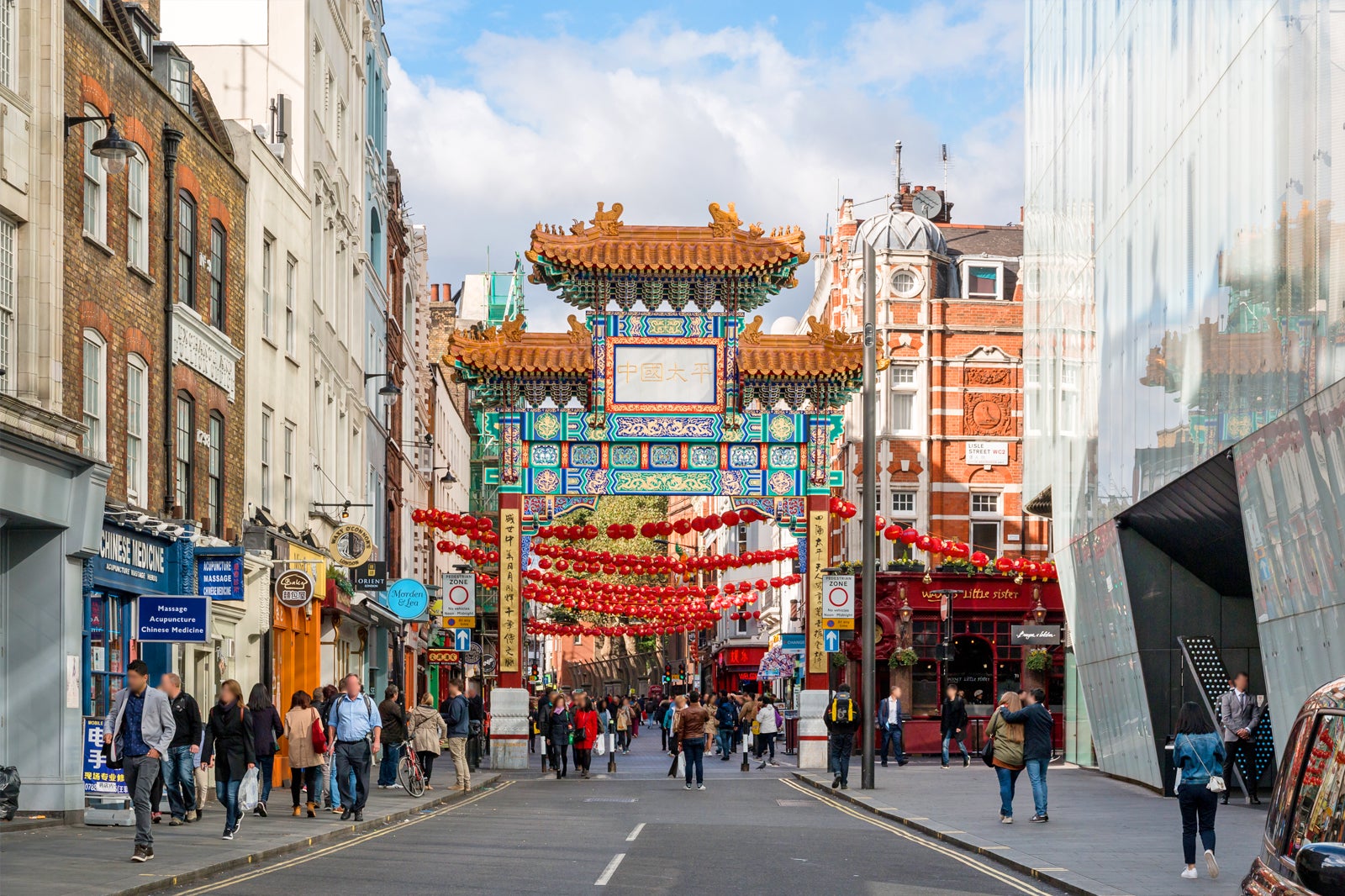 Chinatown Gate in London - See the Grand Entrance to London’s Vibrant Chinatown District – Go Guides