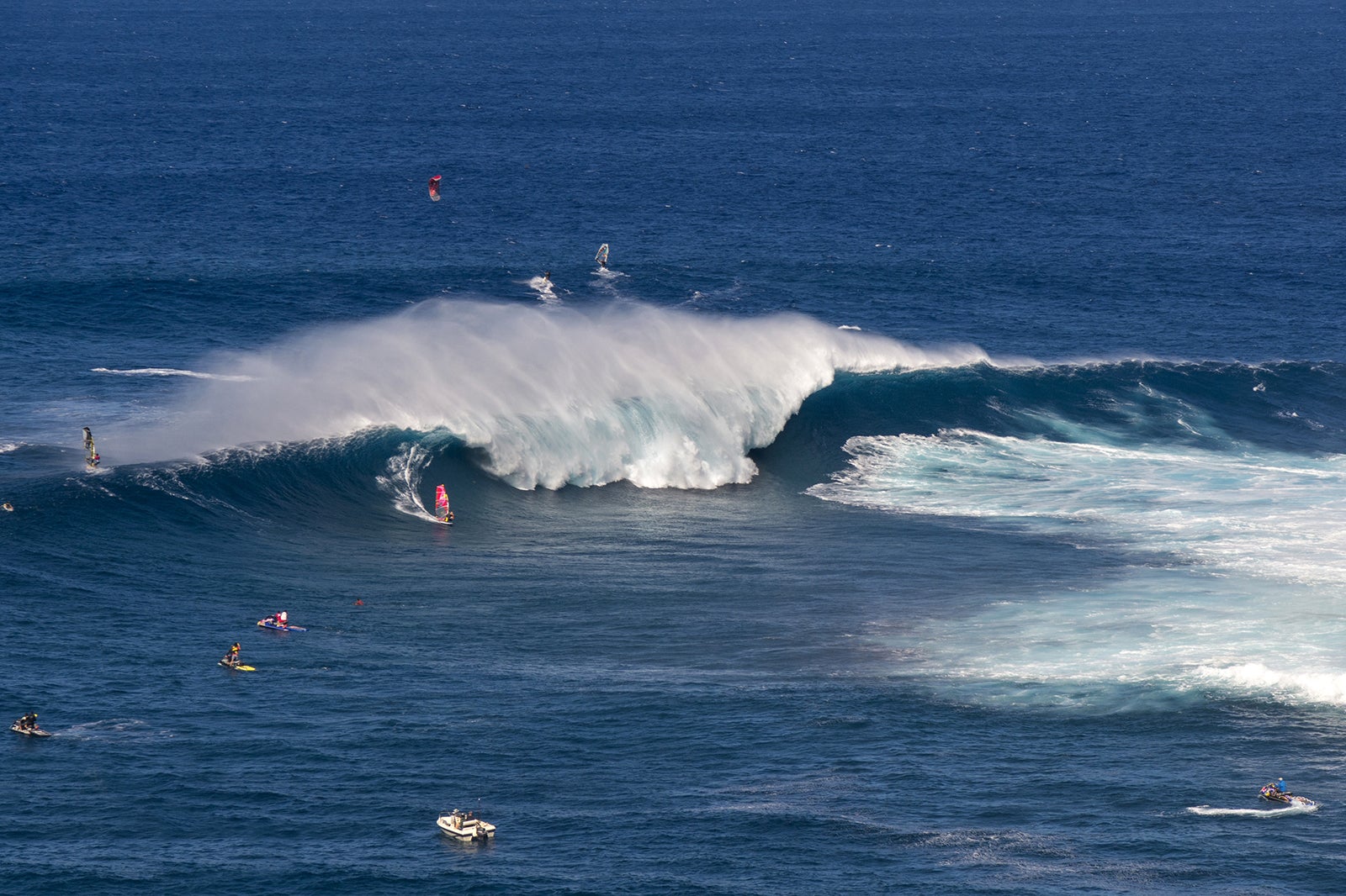 Best places to surf in Hawaii - Lonely Planet