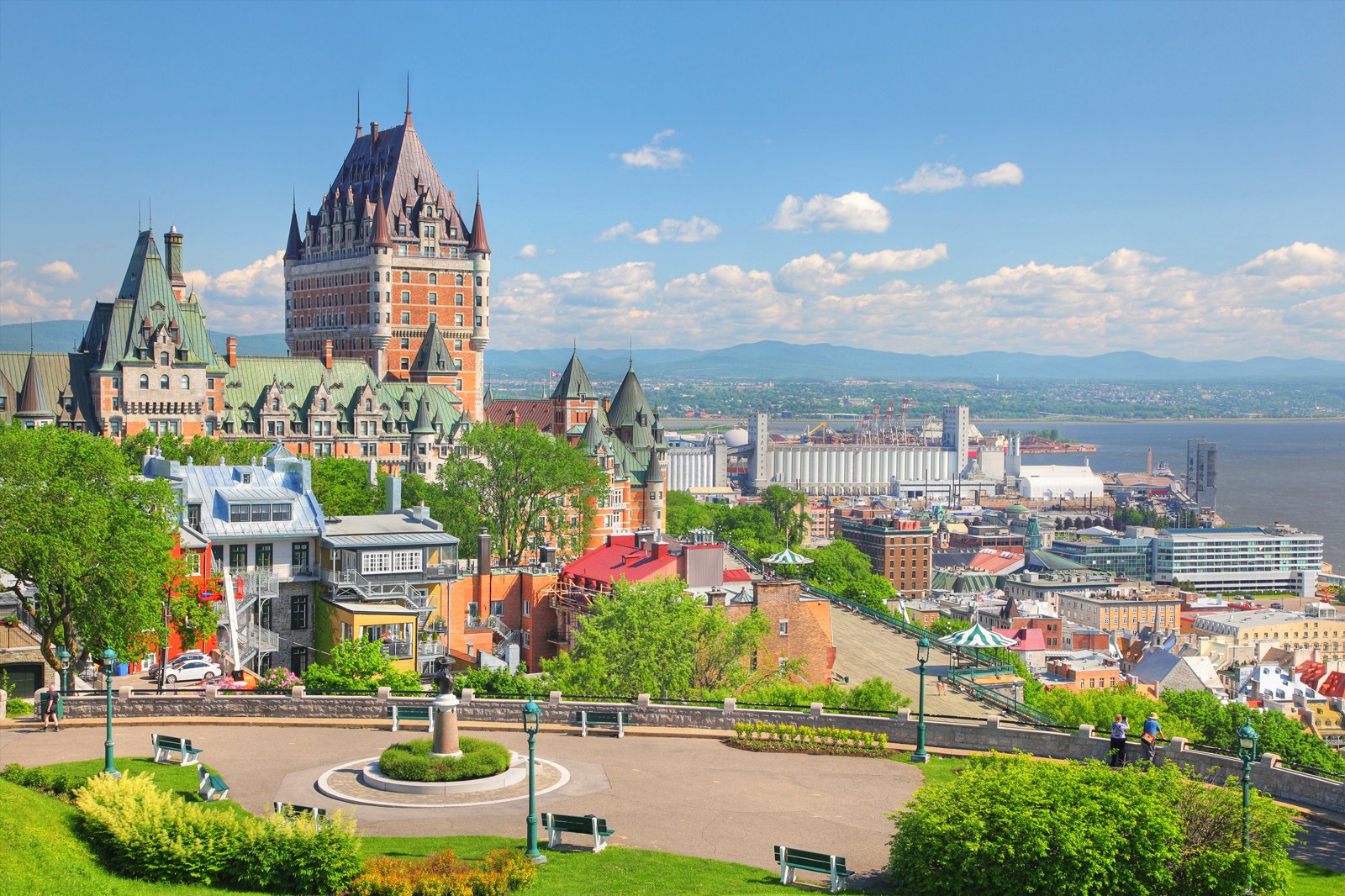 tourist spot in quebec canada