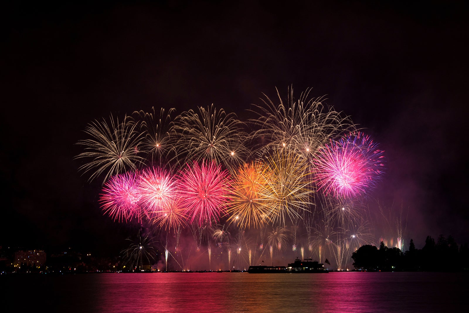 10 Best Things to Do After Dinner in Annecy - Where to Go in Annecy at