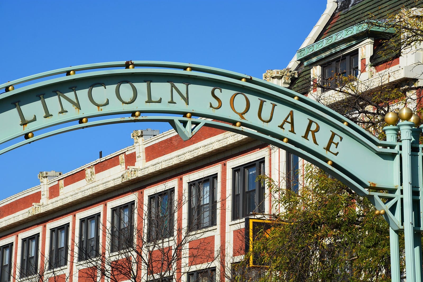 Lincoln's Rear Square Lincoln Square in Chicago - Family-Friendly Living with a Local Focus ...