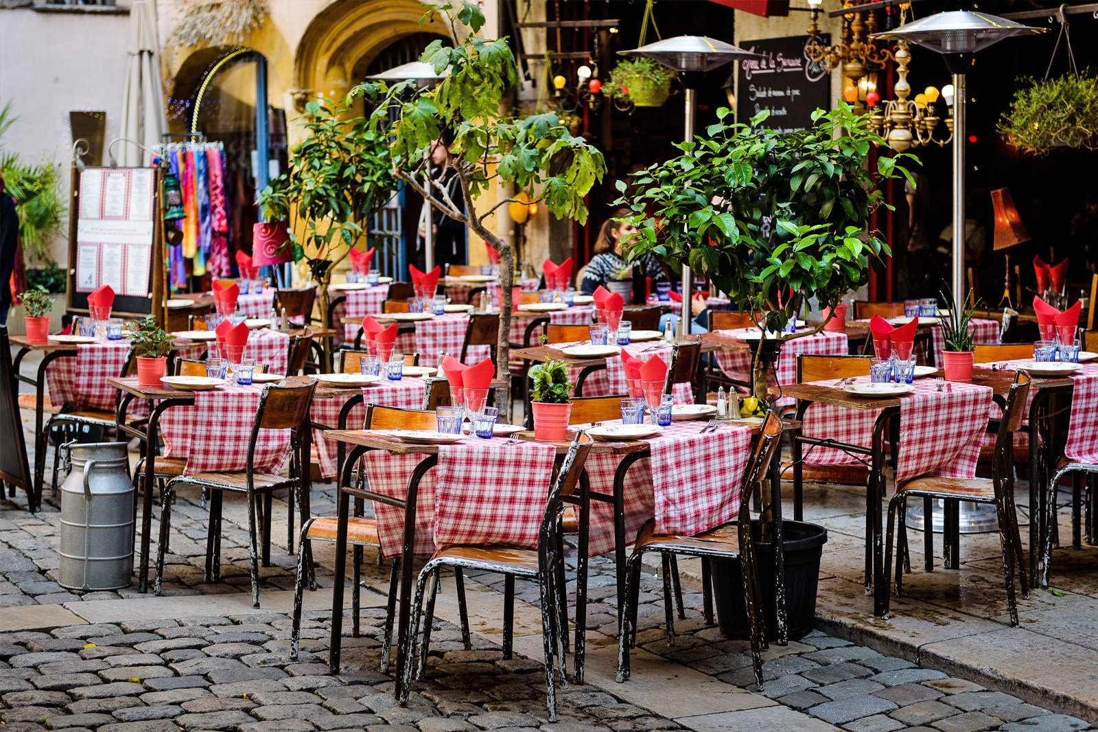 10 très bons restaurants à Lyon Où manger et quels plats découvrir à