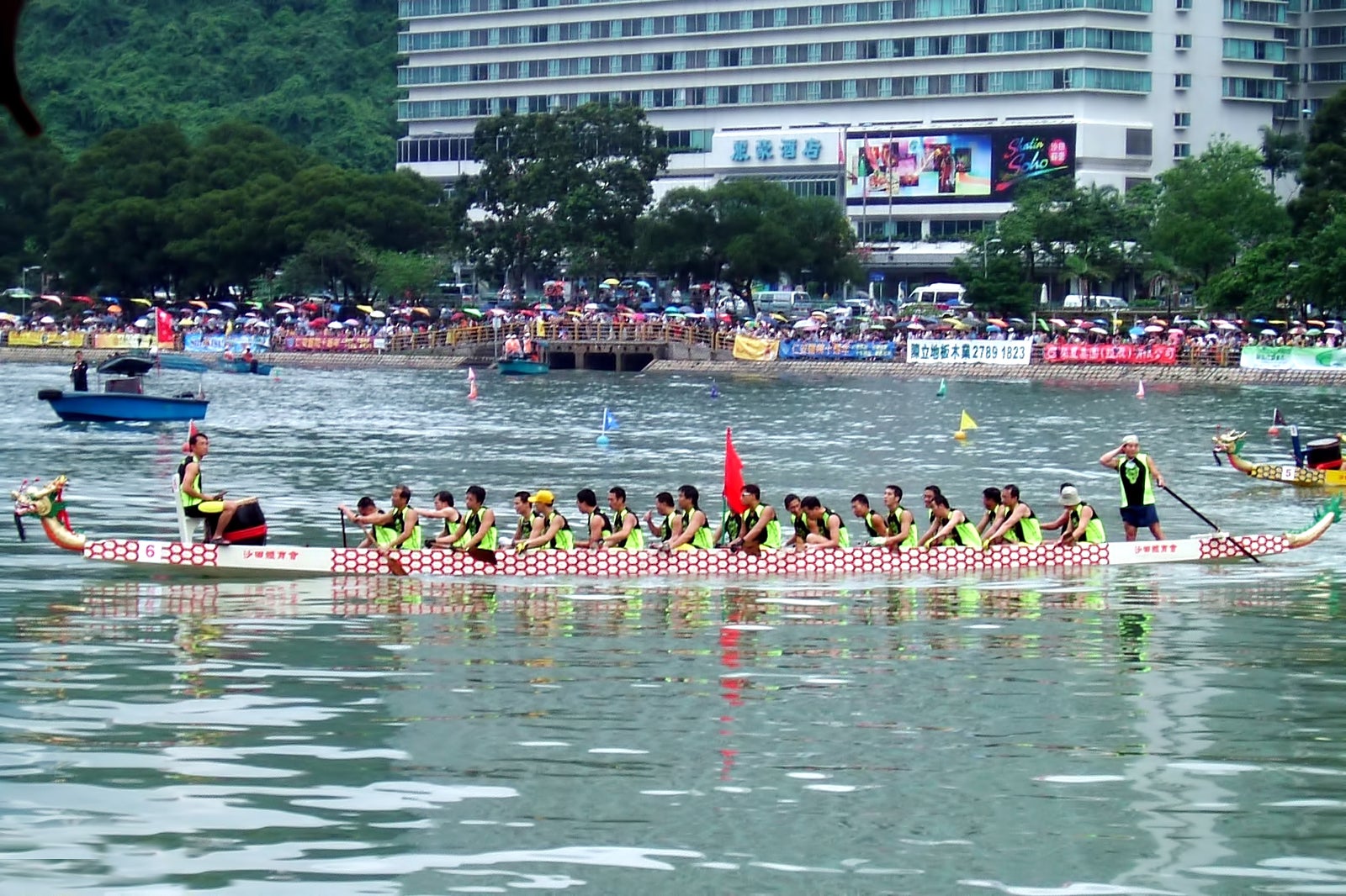 All About Dragon Boat Racing in Los Angeles