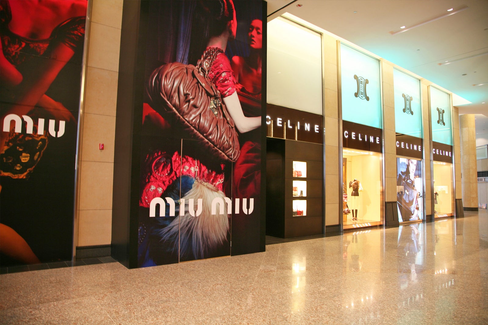 Landmark Hong Kong - Luxury Shopping Mall in Central Hong Kong