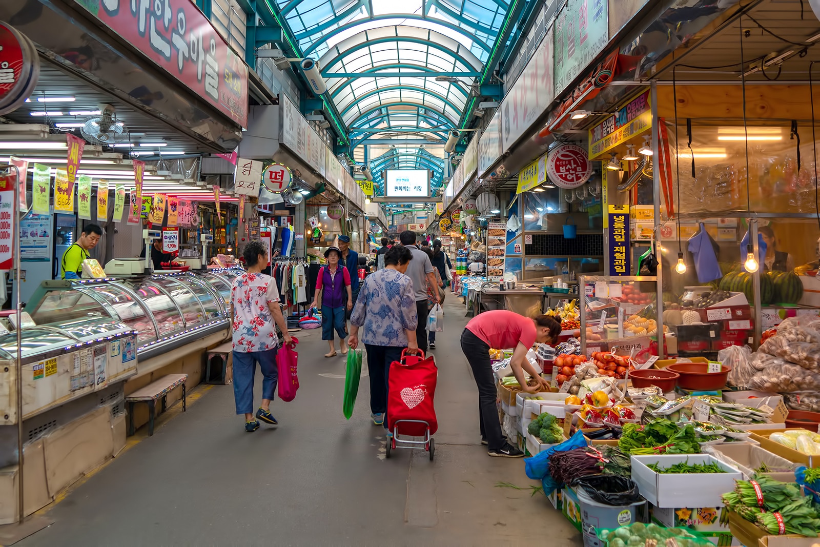 STREET MARKET