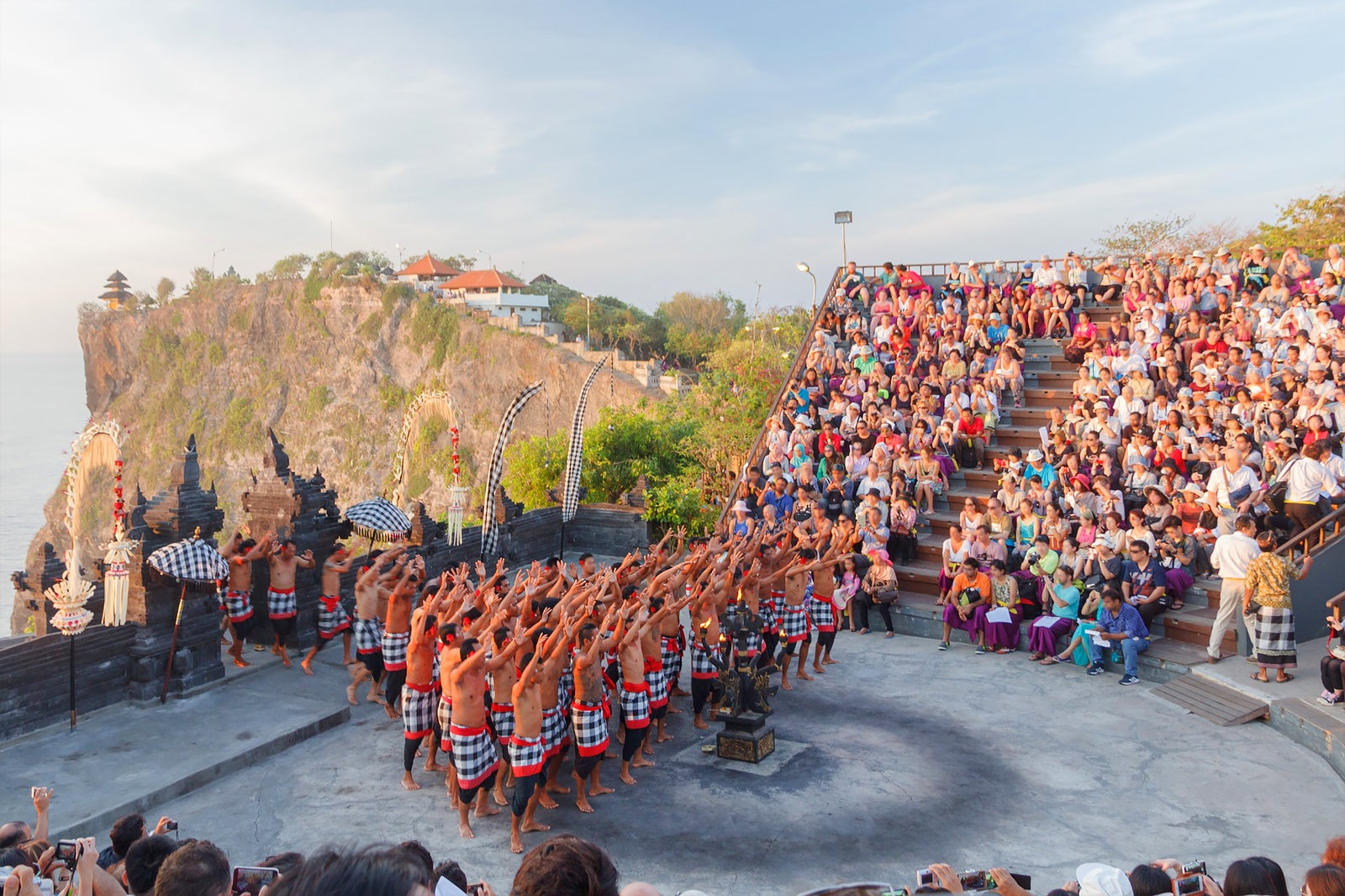 uluwatu temple sunset and kecak fire dance tour