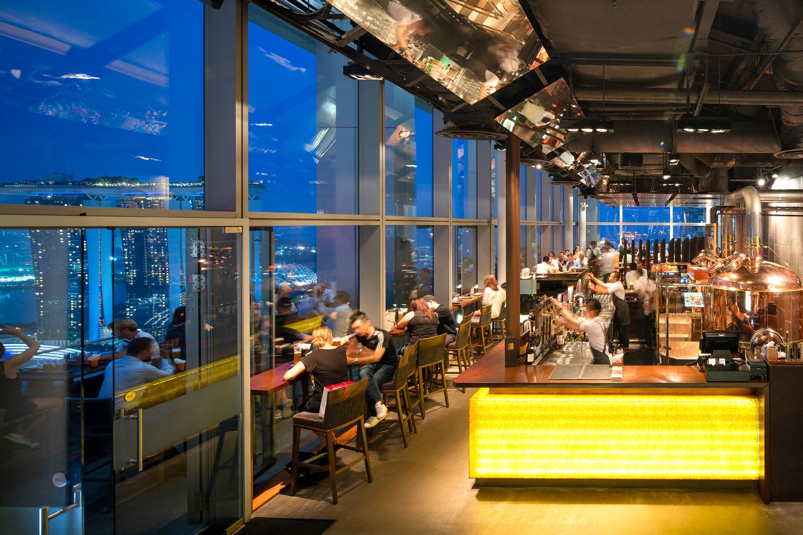 Level Up  Bars and pubs in Raffles Place, Singapore