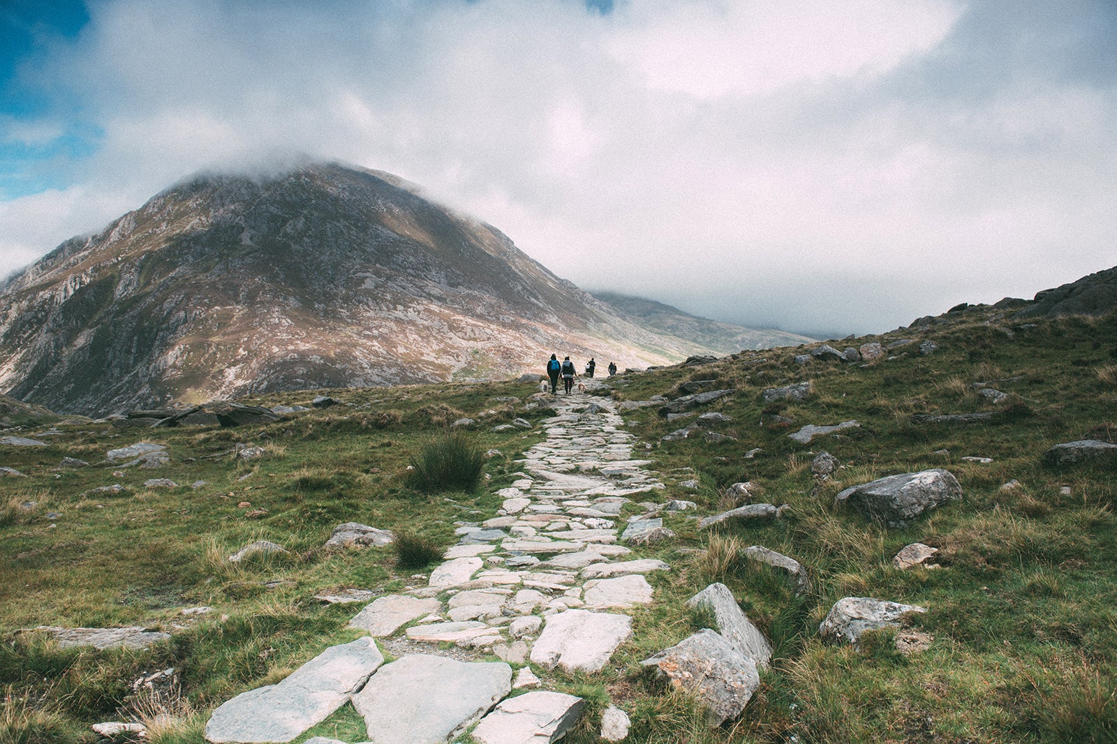 10 Most Beautiful Valleys In Wales - Escape To Wales's Most Beautiful ...