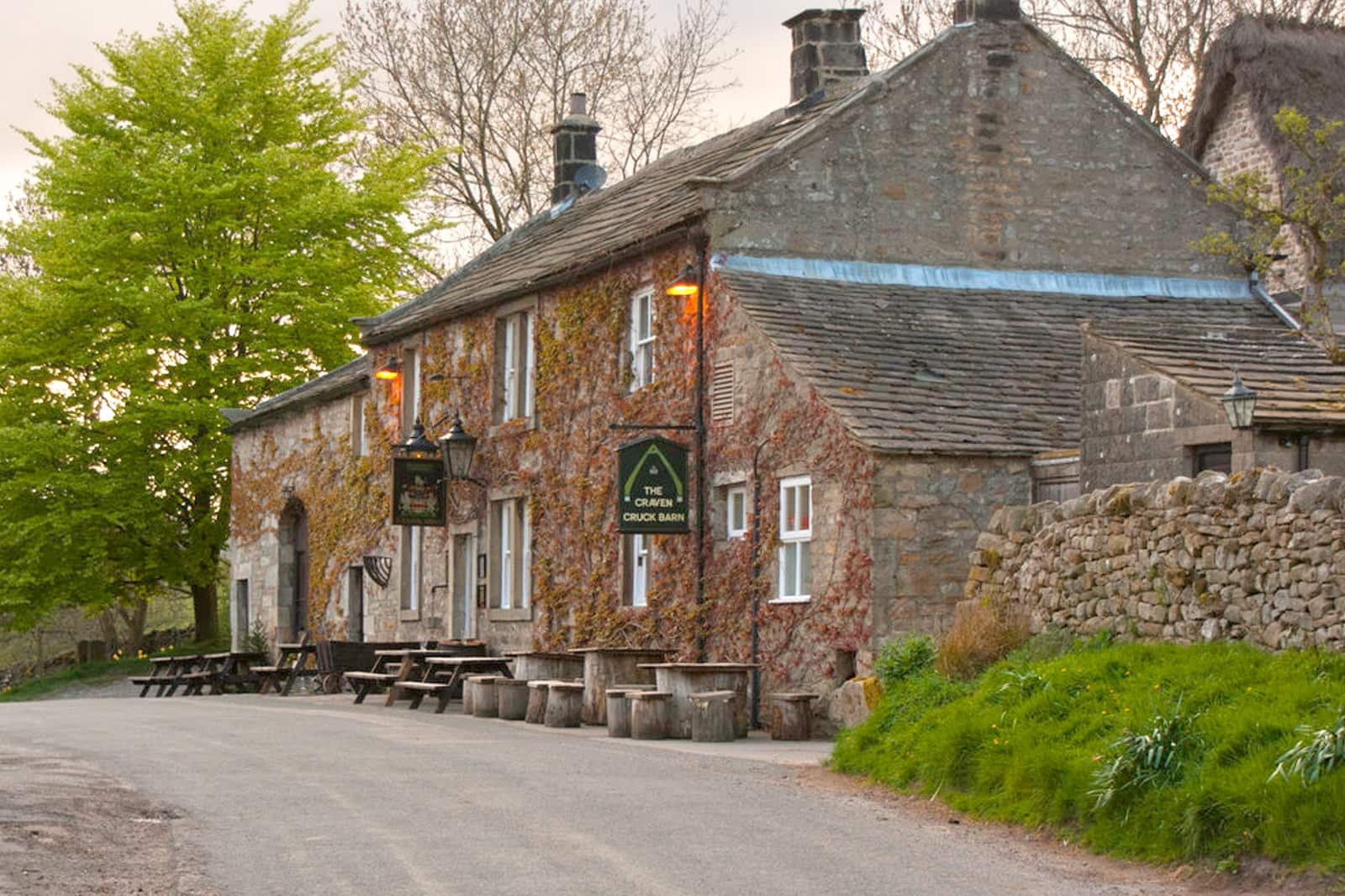 10 Best Pubs in Yorkshire - Where to Enjoy a Pint in a Traditional ...