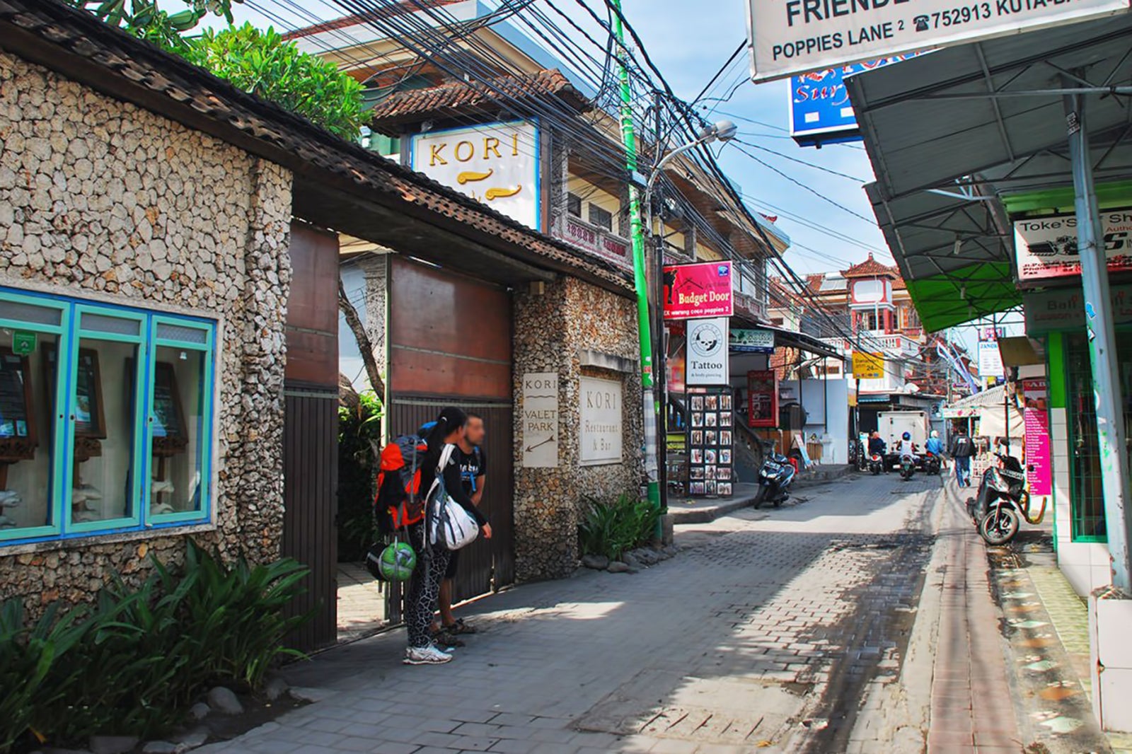 Poppies Lane Walking Streets In Bali Guide To Poppies Lane Shopping