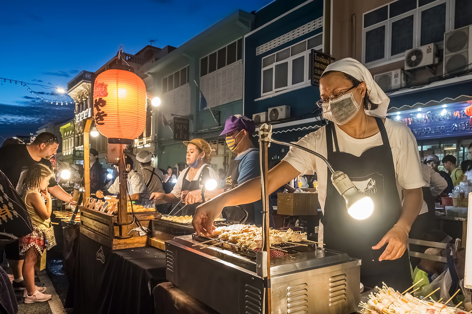 😮 Check out the LARGEST night market in Phuket! - TravelFeed