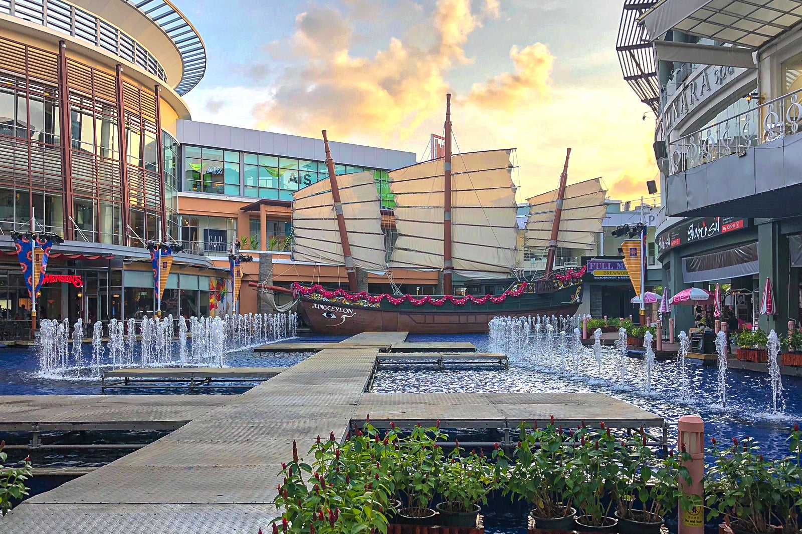 12 Best Shopping Malls in Phuket - Shopping & Dining Complexes in Phuket –  Go Guides