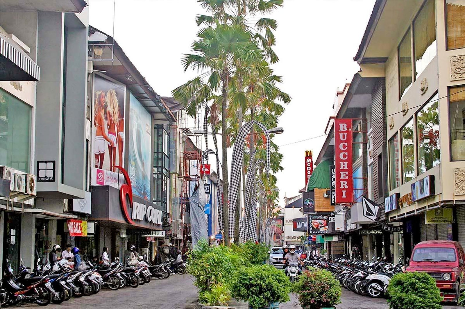 Kuta Square In Bali Shopping Boulevard At Kuta Beach