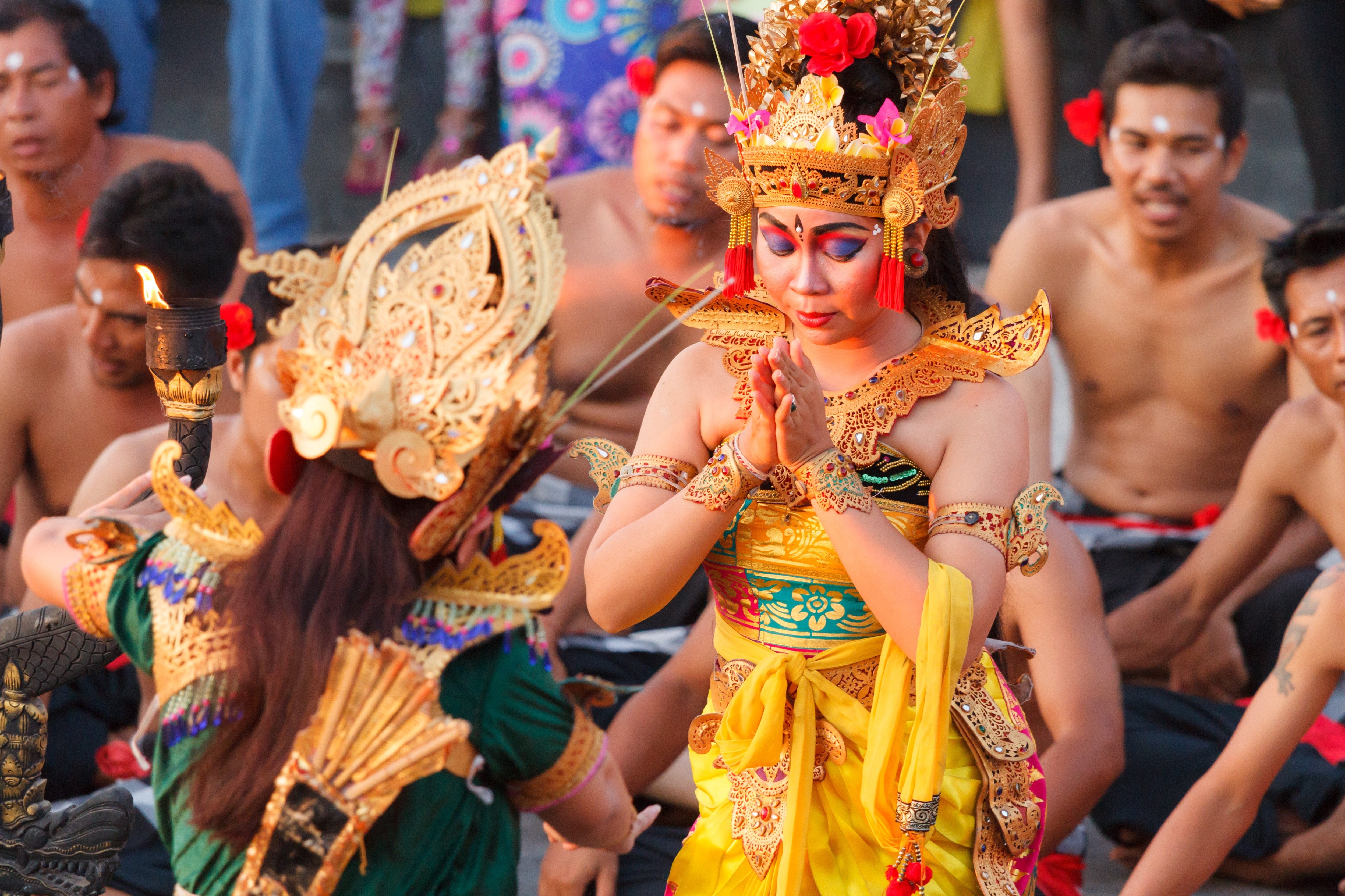 uluwatu temple sunset and kecak fire dance tour