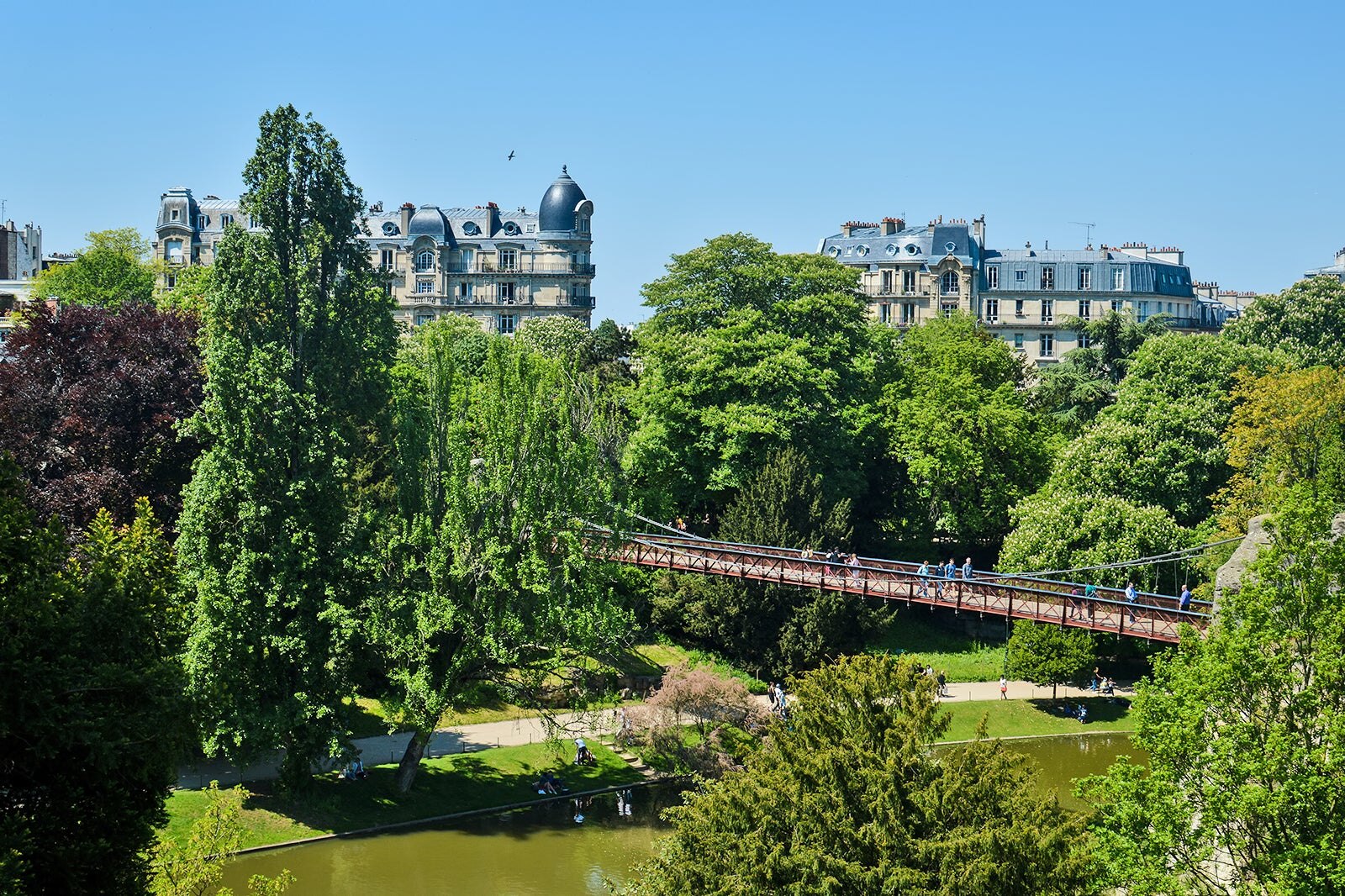 Parc Des Buttes Chaumont Lose Yourself In One Of Paris Largest 