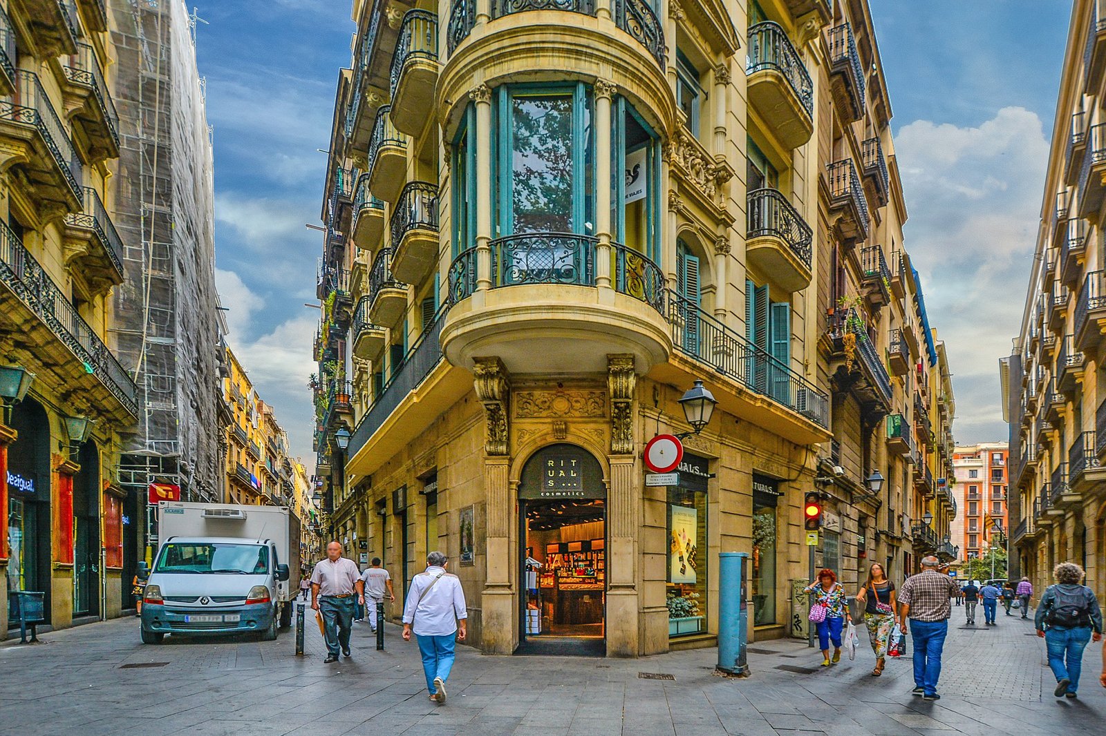 9-fun-facts-about-barcelona-fun-and-quirky-facts-about-the-spain-s