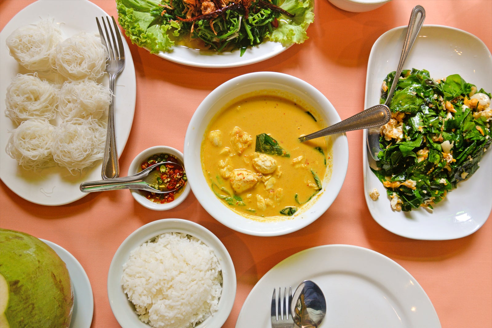 an-all-vegan-thai-restaurant-opens-in-enmore