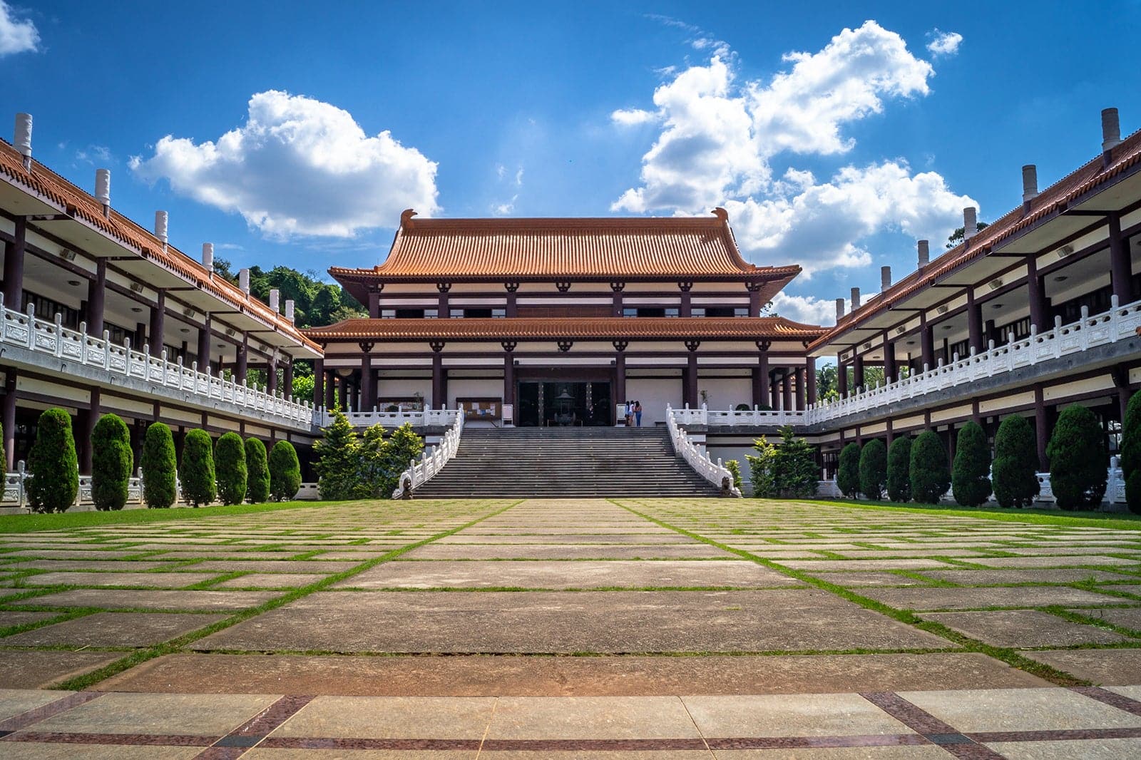 Templo Zu Lai - Contato com a natureza e com os preceitos budistas - Go ...