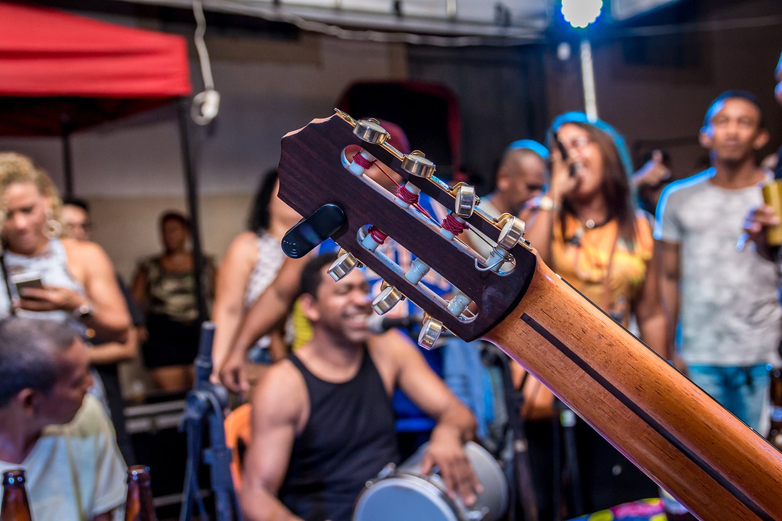 Espaços de música latina ao vivo na Flórida