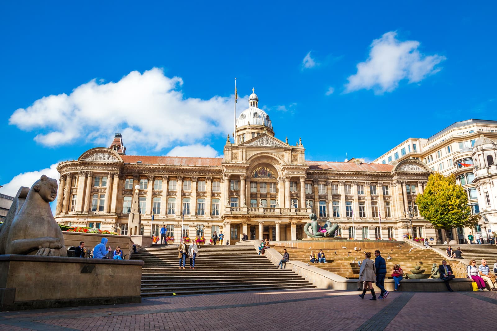 ウェスト ミッドランズ (州) 便利な情報満載の旅行ガイド Go Guides