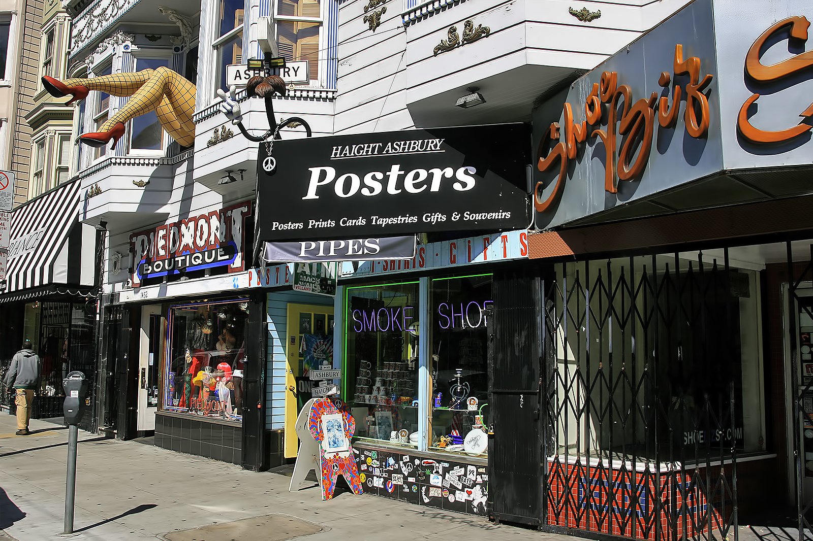 Union Square is one of the best places to shop in San Francisco