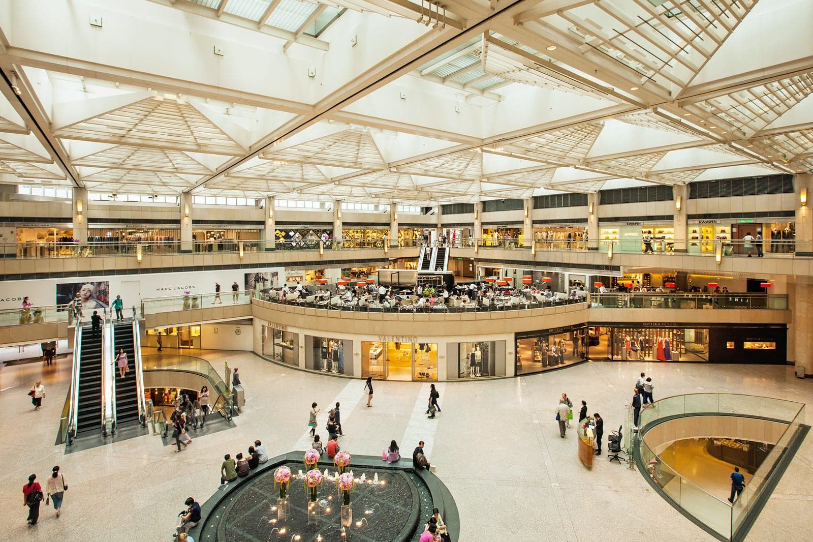 Landmark Shop Landmark Hong Kong - Luxury Shopping Mall in Central Hong Kong - Go Guides