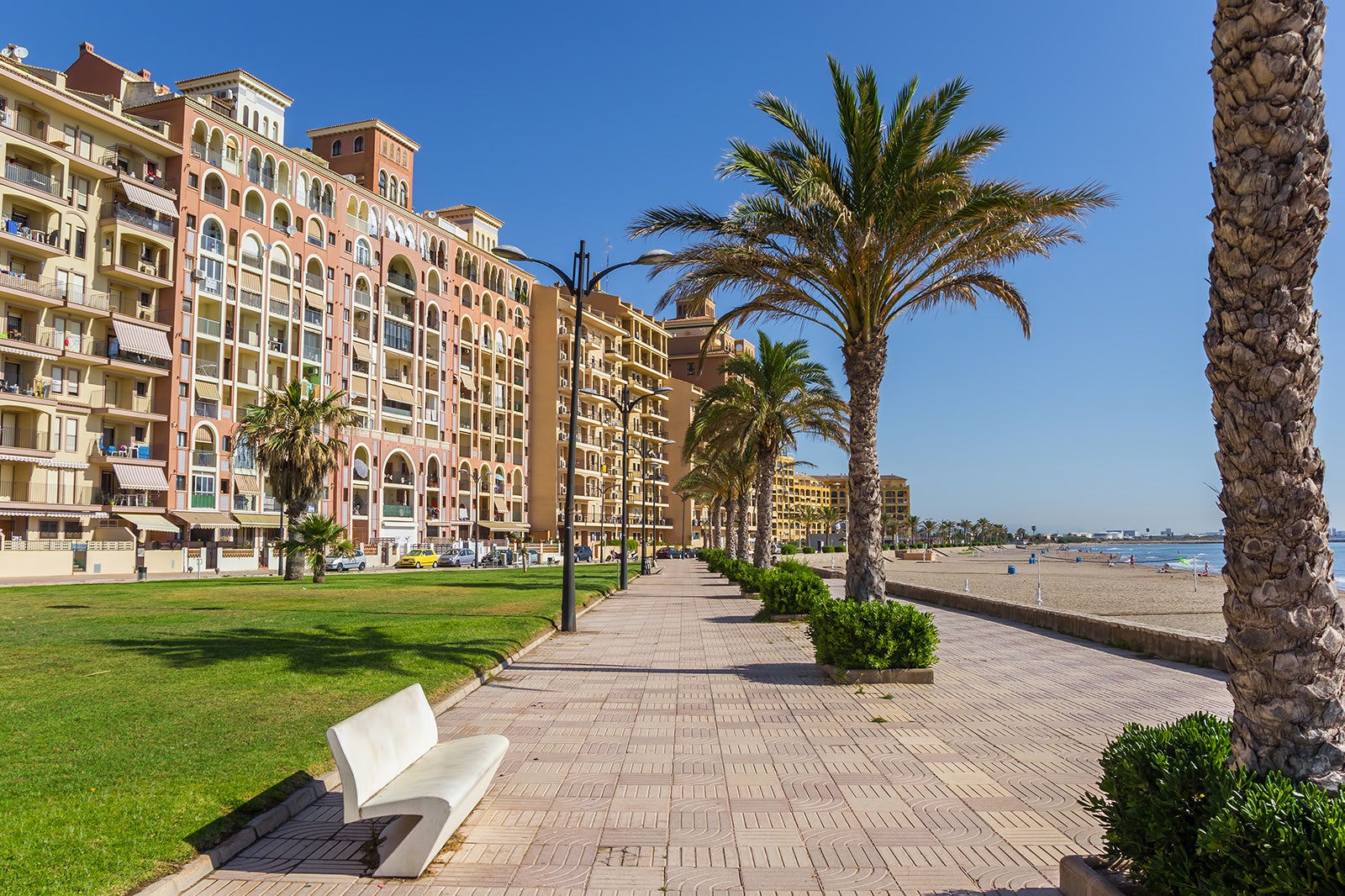 10-best-beaches-in-valencia-what-sandy-beaches-make-valencia-famous