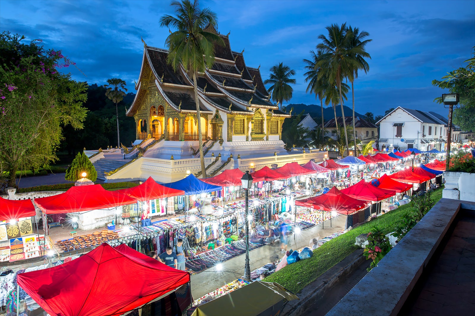 Luang Prabang Night Market - Luang Prabang Shopping - Go Guides