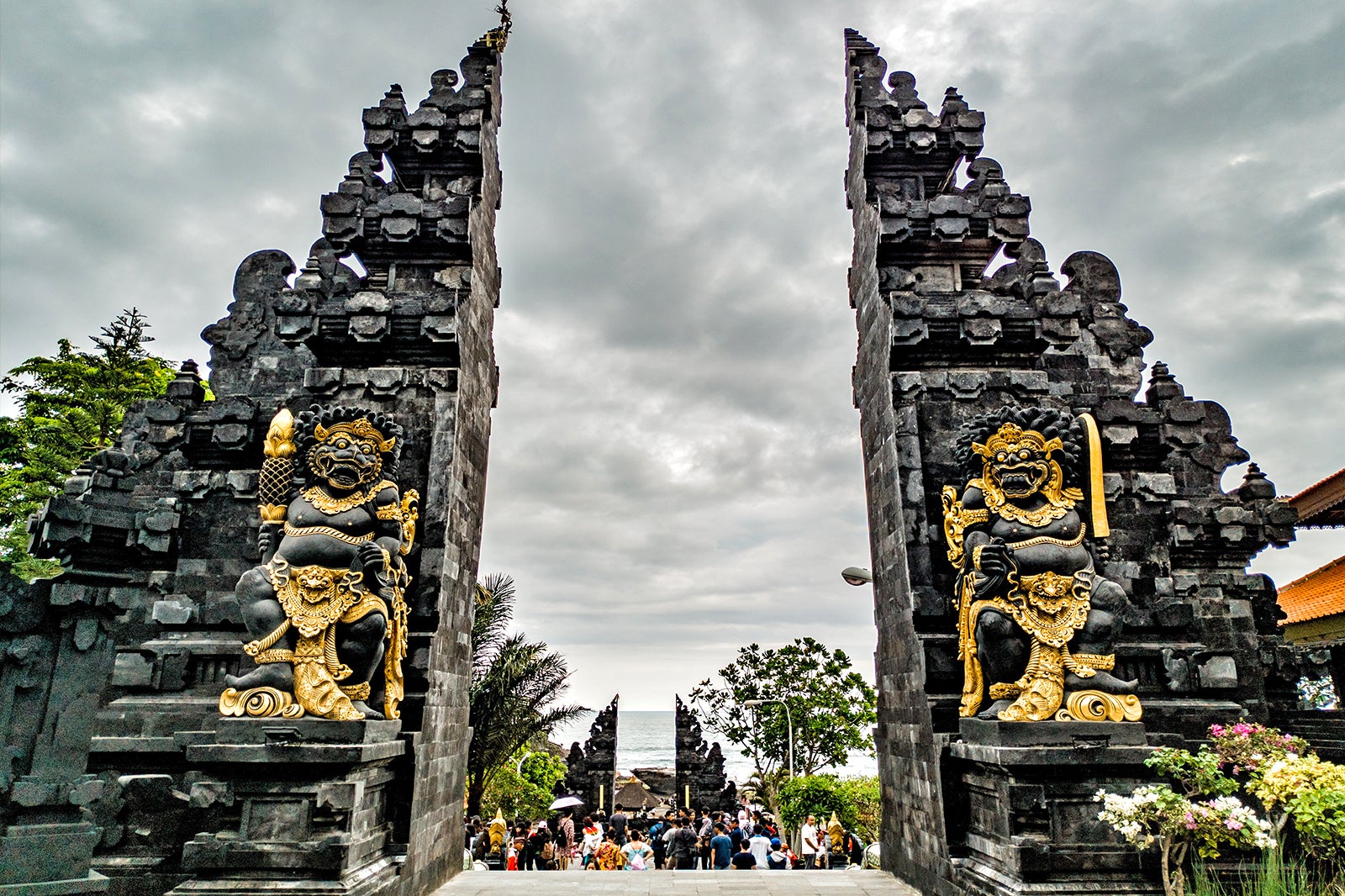 Tanah Lot Temple In Bali Balis Scenic Sea Temple Go Guides