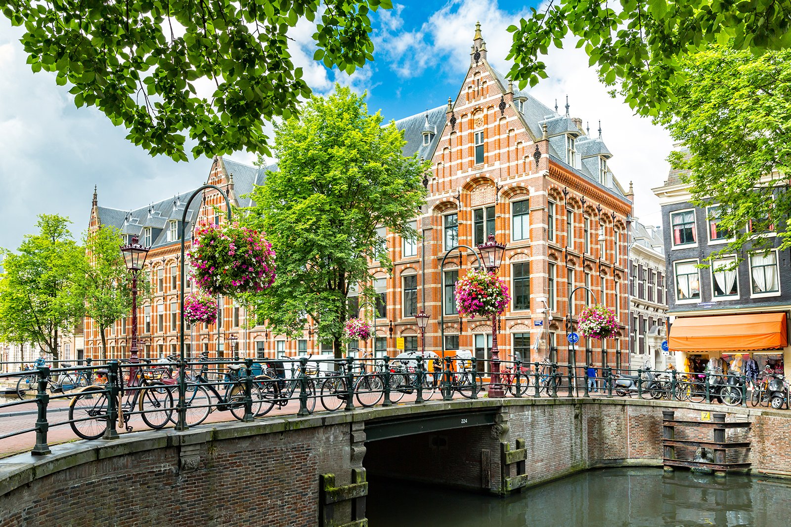 10 Things You Need to Know About Amsterdam - Quirky Facts that Make ...