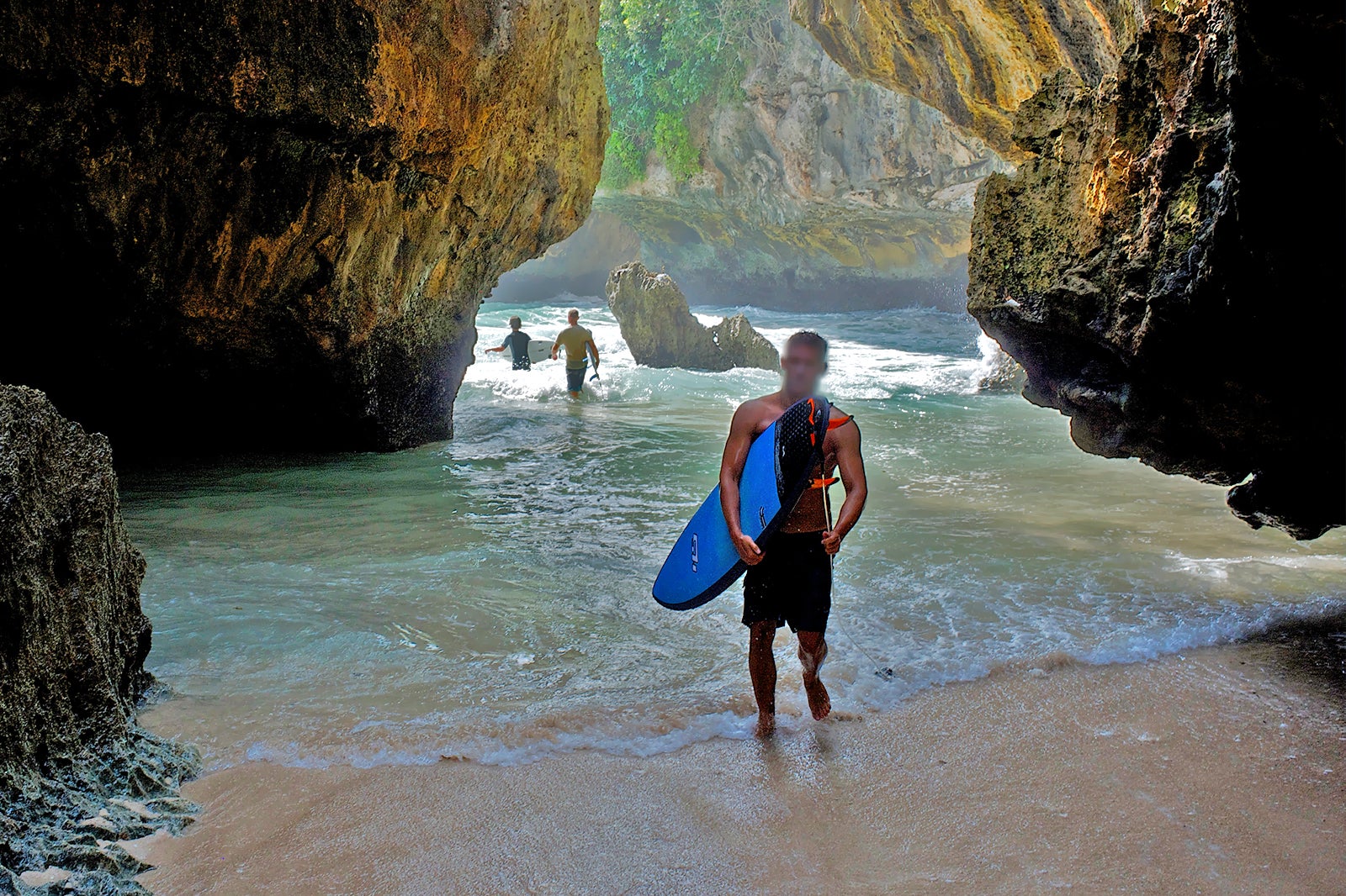 Suluban Beach in Bali - Hidden Cave Beach Near Uluwatu