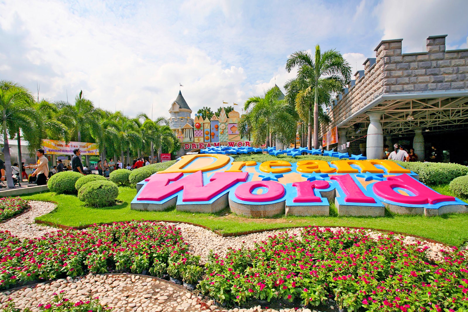 Dream World Thailand - Theme Park Near Bangkok – Go Guides