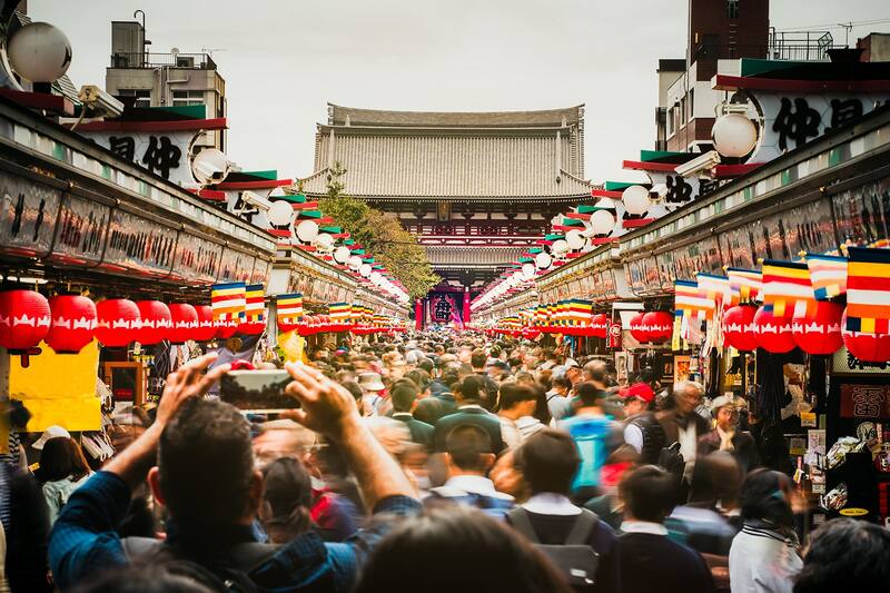 東京の浅草仲見世商店街 江戸時代から賑わい続ける東京下町の商店街 Go Guides 東京の浅草仲見世商店街 江戸時代から賑わい続ける東京下町の商店街 Go Guides