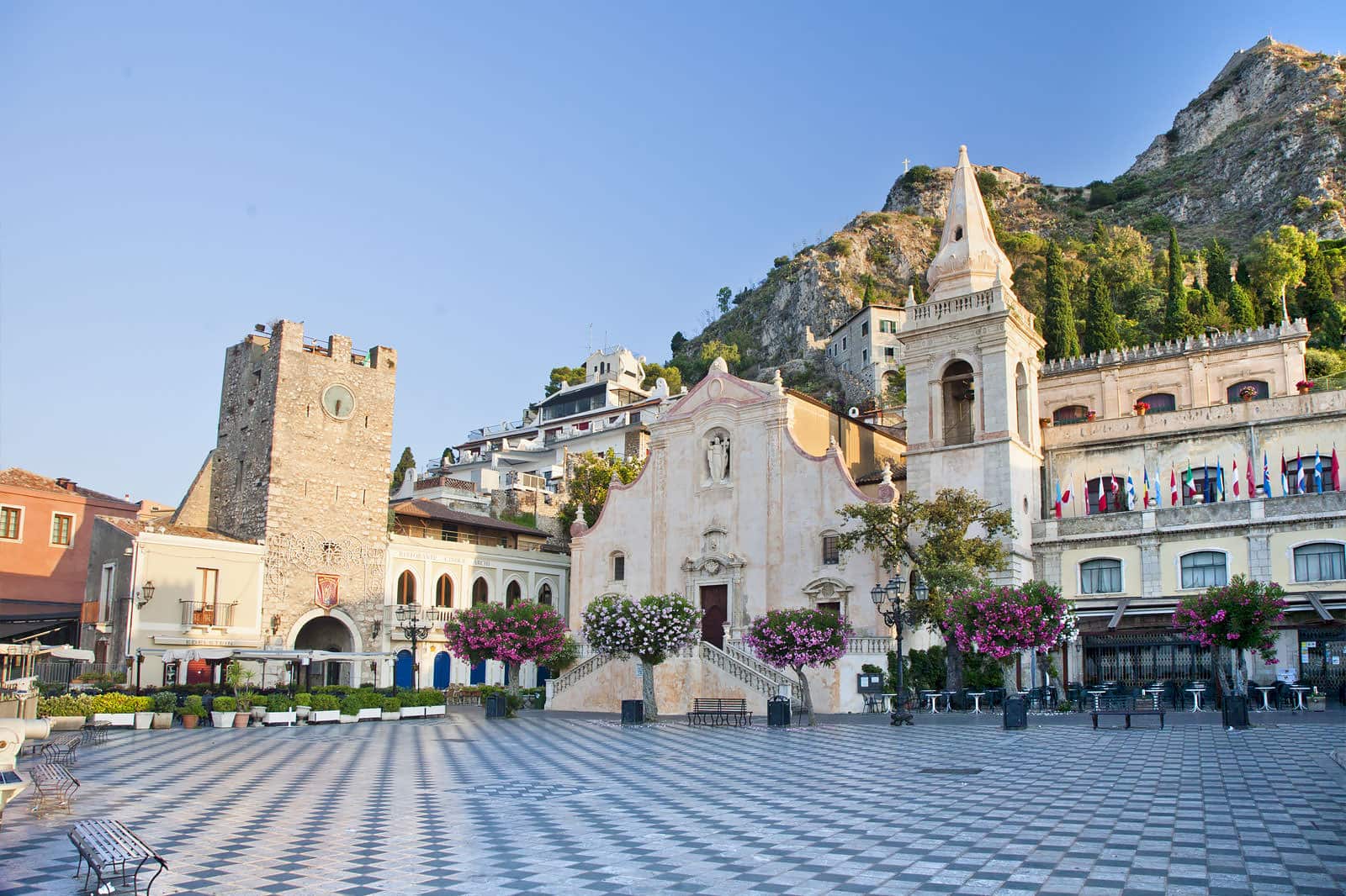 Taormina, l'une des plus belles villes de Sicile Taormina, l'une des plus belles villes de Sicile