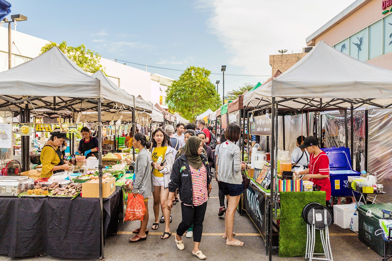 Phuket – Central Festival and Weekend Market