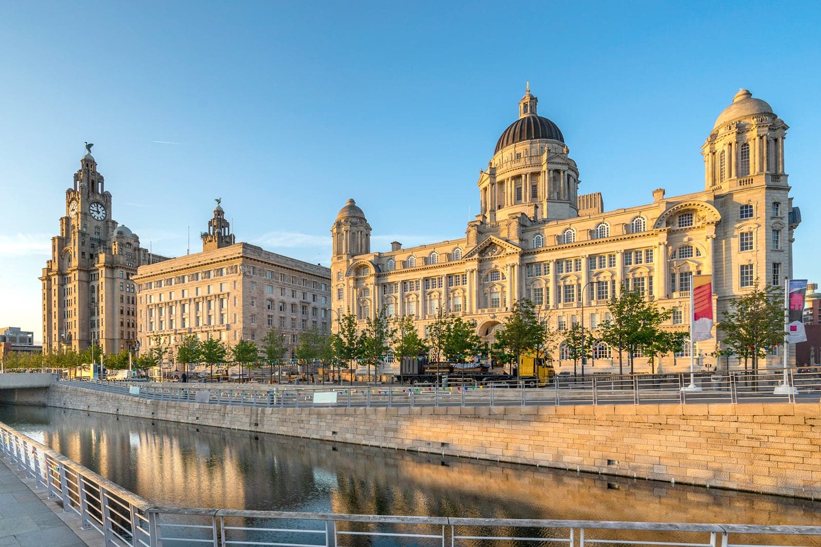 Royal Liver Building One of Liverpool’s Landmarks Go