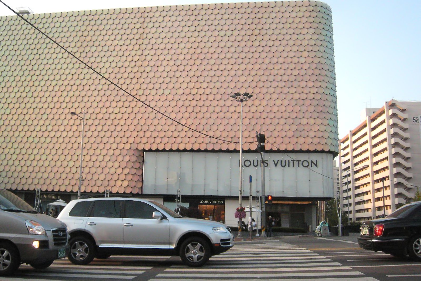 Louis Vuitton Seoul Galleria Women store, Korea