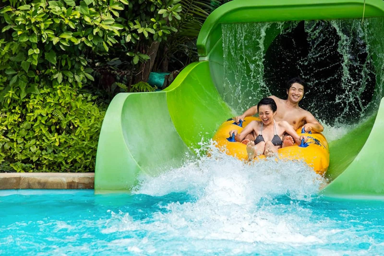 Adventure Cove Waterpark Singapore - Waterpark at Resorts World Sentosa ...