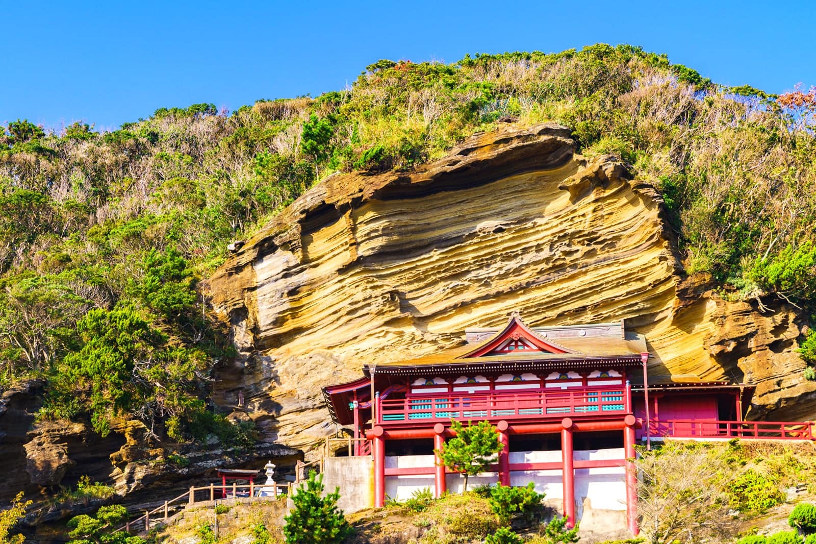 館山のベスト観光スポット 10 選 - 房総半島の南端で南国気分を味わい、海越しに富士山を眺め、地元の新鮮な魚や農産物を満喫する旅 - Go ...