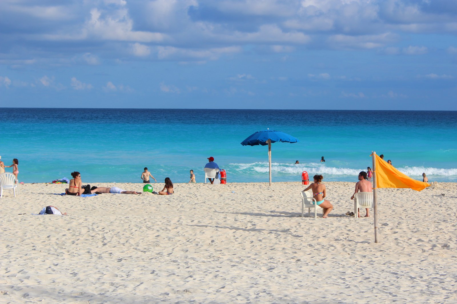 how to do cancun cheap