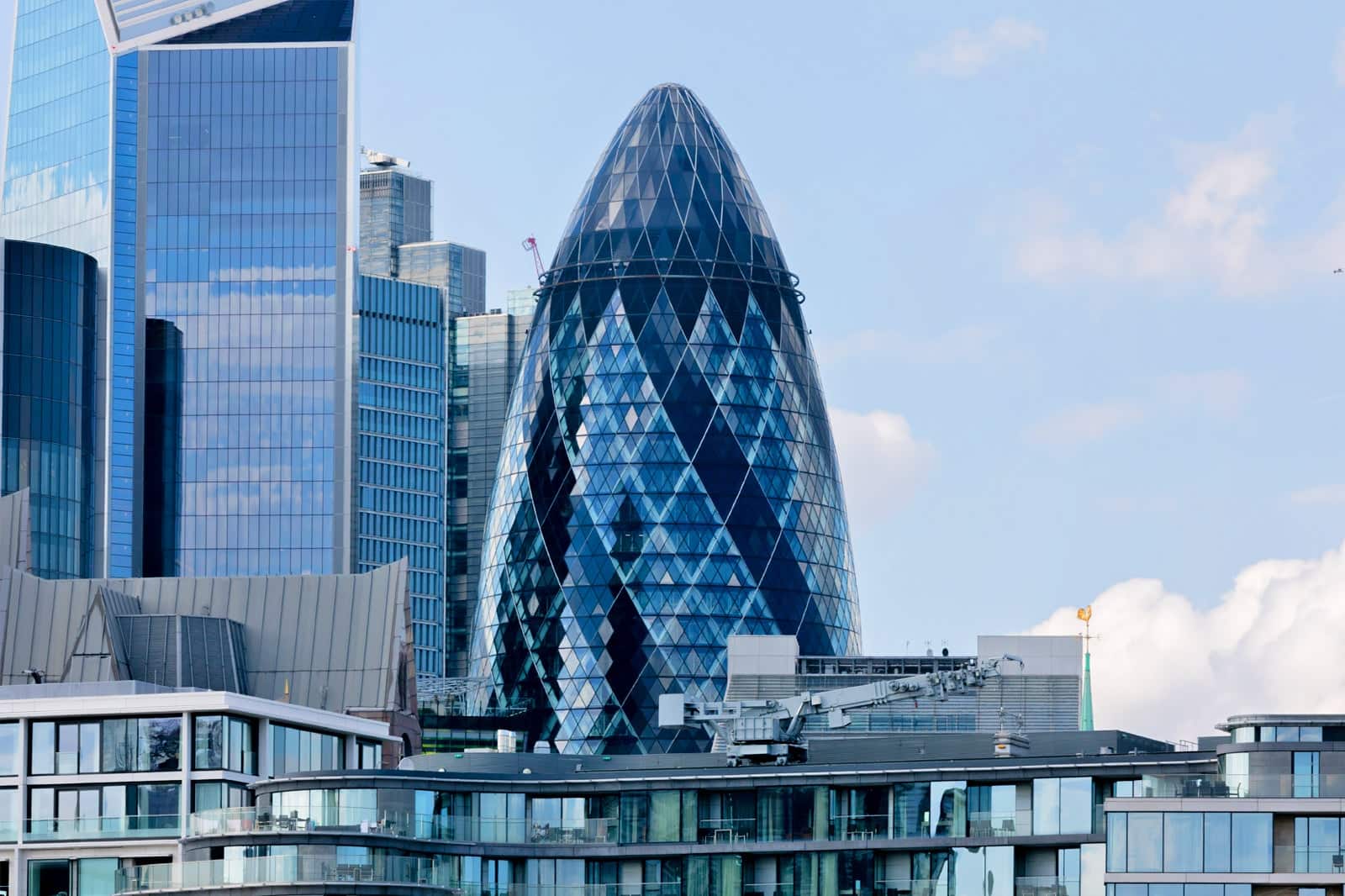 10 Most Iconic Buildings in London - Visit World-Famous Stadiums ...