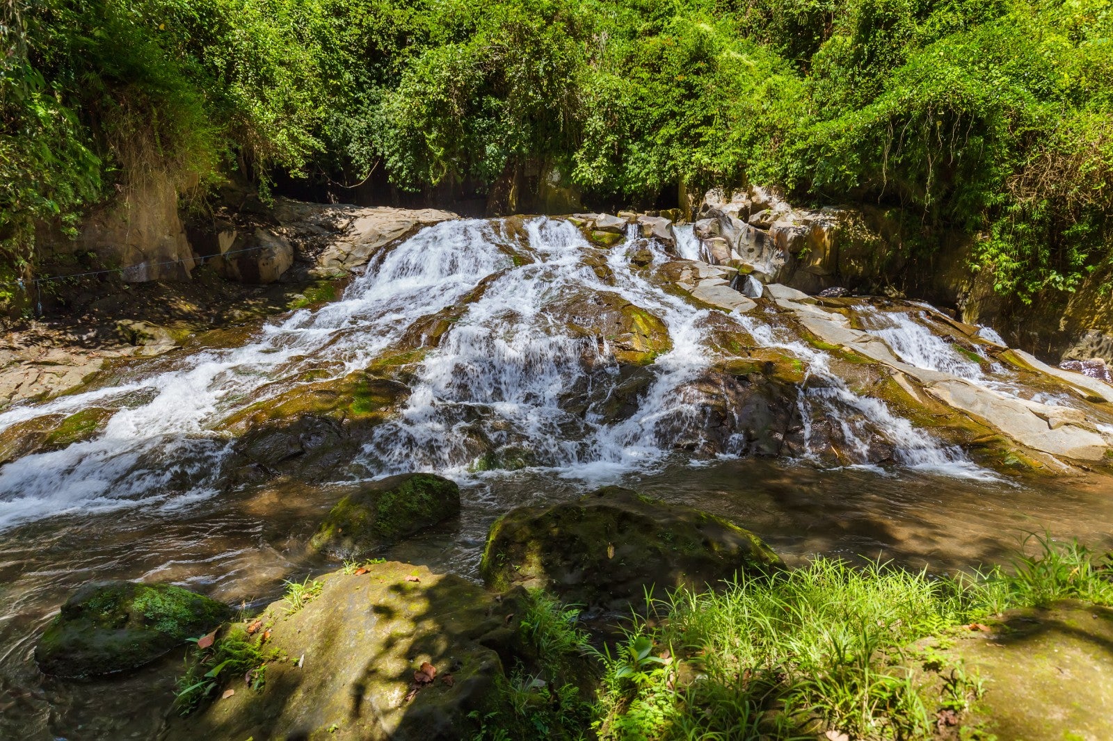 Águas quentes naturais em Minas Gerais - Viajando com Sy