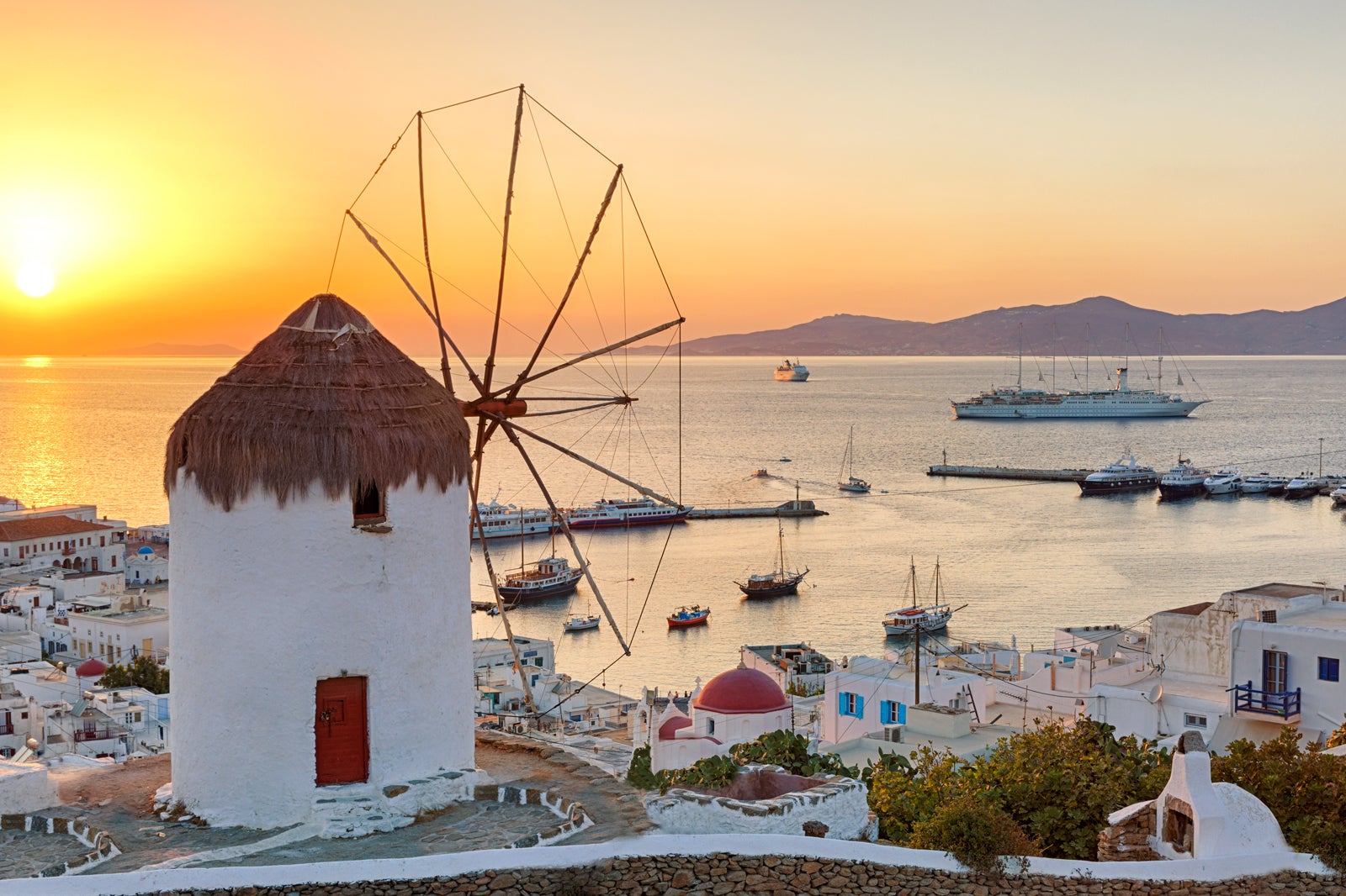 10 Best Things to Do for Couples in Mykonos - What to Do on a Romantic ...