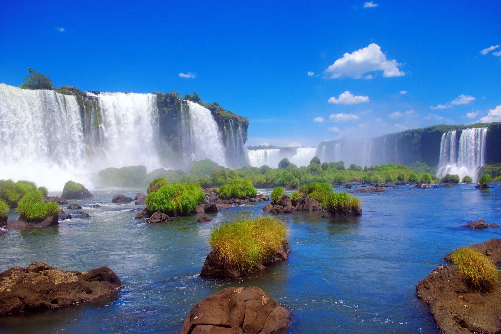 Como é alugar um carro em Foz do Iguaçú e passar a fronteira da Argentina