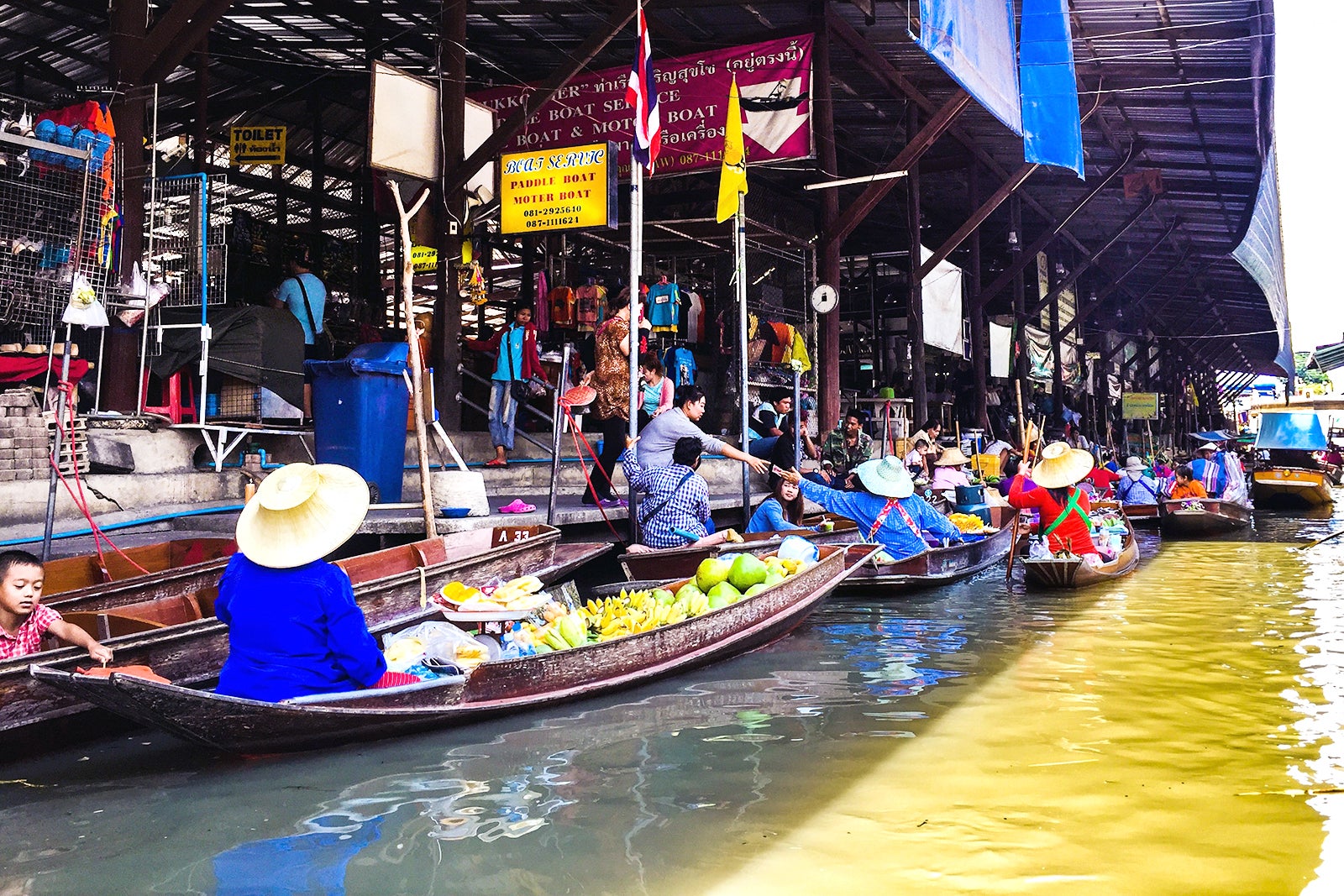 Indoor Floating Market Food Hall