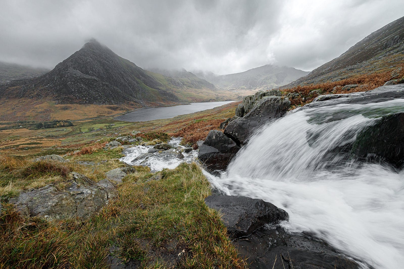 Welssh Rivers 10 Most Beautiful Valleys in Wales - Escape to Wales's Most Beautiful ...