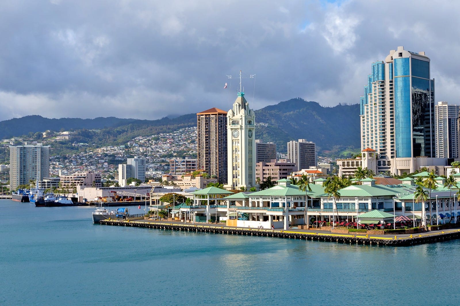 Downtown Honolulu A Historic City Centre with Towering Skyscrapers