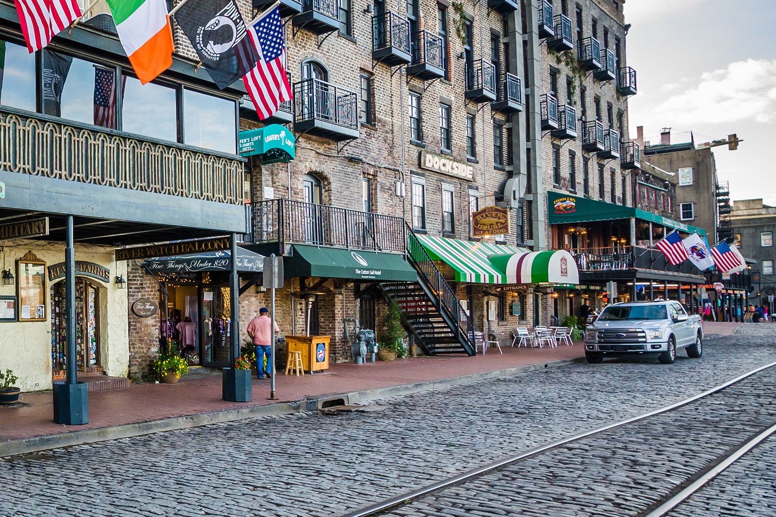 10 Best Places to Go Shopping in Savannah - Where to Shop and What