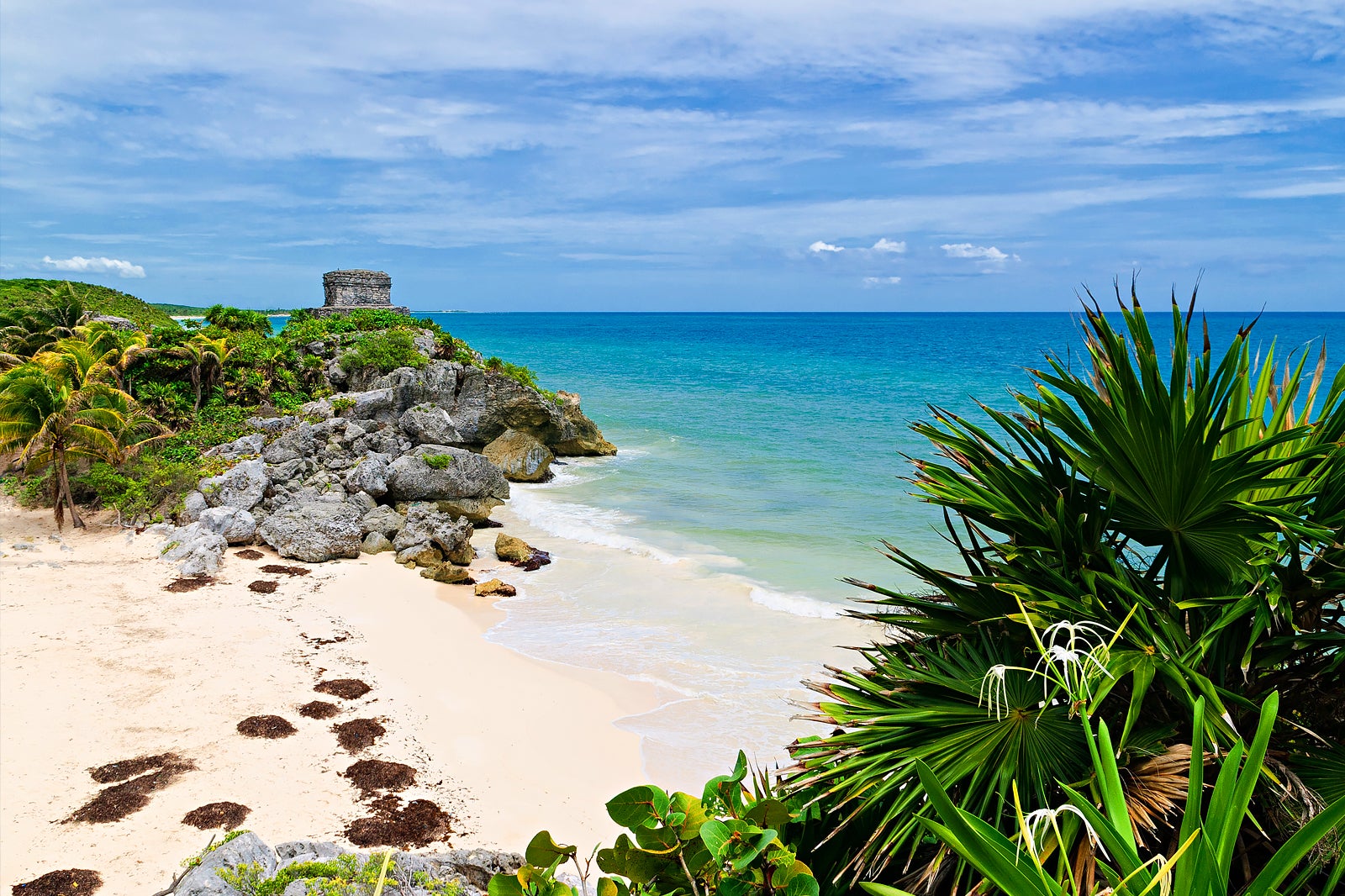 ruins beach tulum